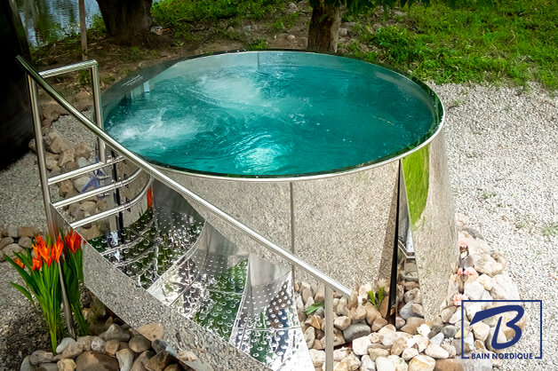 Stainless steel hot tub