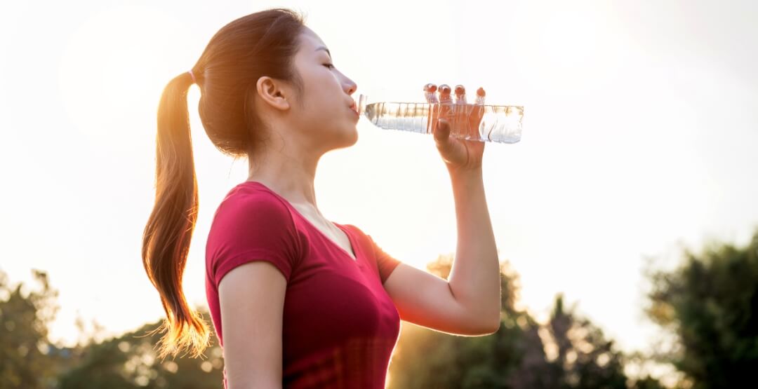 Drinking water : alkaline water, hydrogenated water
