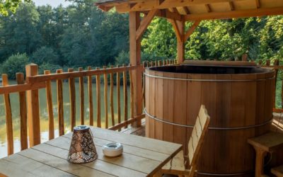 Échappées belles dans votre jardin : transformer votre espace avec un bain nordique en bois de cèdre rouge